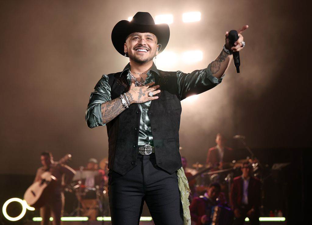 Christian Nodal comparece ante las autoridades por presunta falsificación de documentos