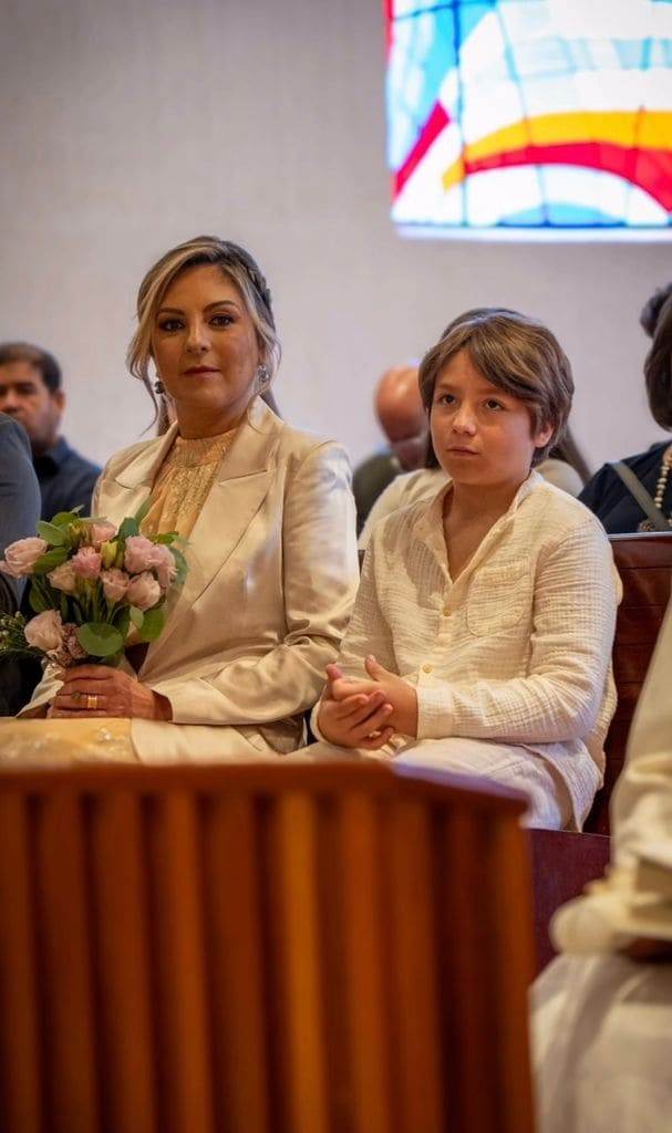 Mariana Ochoa comparte los detalles más especiales de la Primera Comunión de su hija