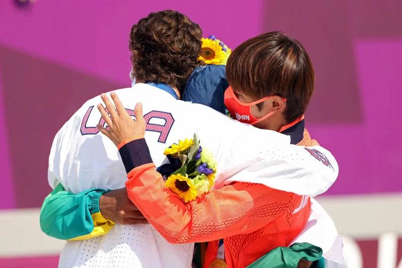  Las flores que reciben los medallistas de Tokio 2020 encierran un triste, pero emotivo mensaje 
