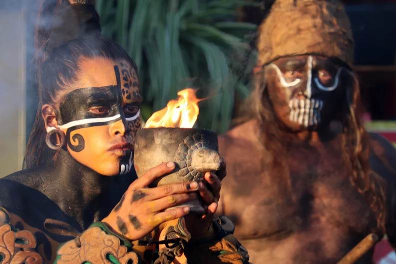  ¿Por qué los mayas le tenían miedo a los eclipses y hacían sacrificios? 