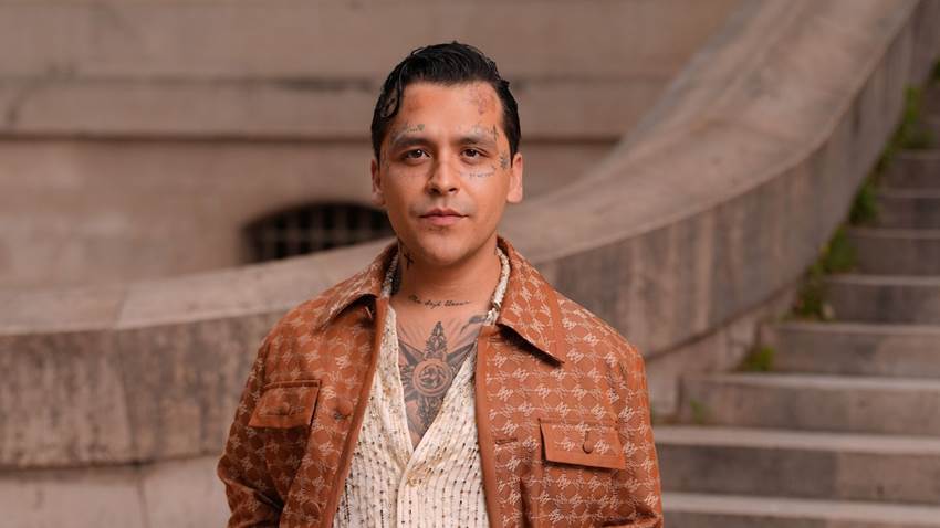 Christian Nodal comparece ante las autoridades por presunta falsificación de documentos