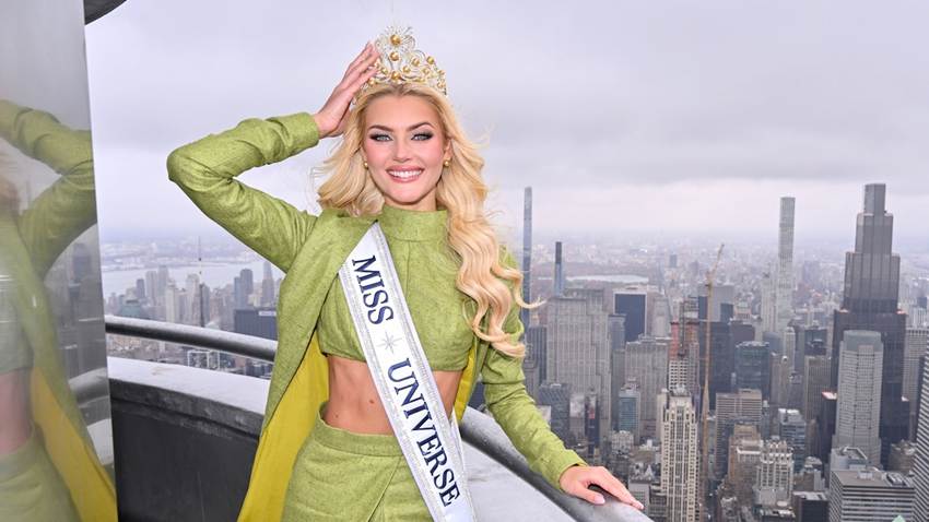 Victoria Kjaer, Miss Universo 2024, sorprende a todos con un paseo en Mototaxi por Bali
