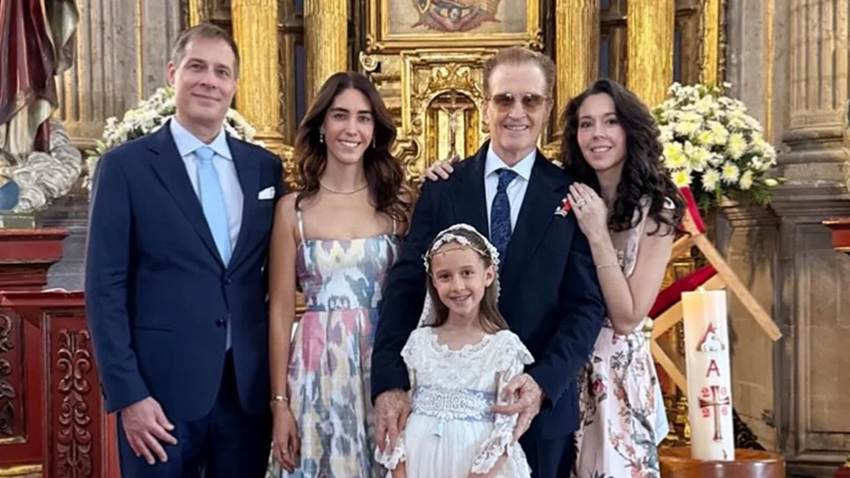 La faceta más tierna de Emmanuel como padrino en la Primera Comunión de su nieta, hija de Giovanna Acha