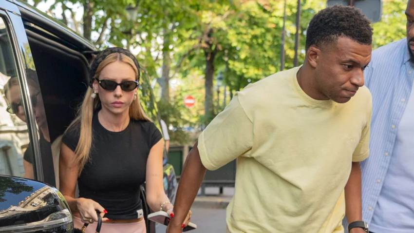 Ester Expósito y Kylian Mbappé, de regreso a París tras el Mundial, disfrutan de una salida de compras