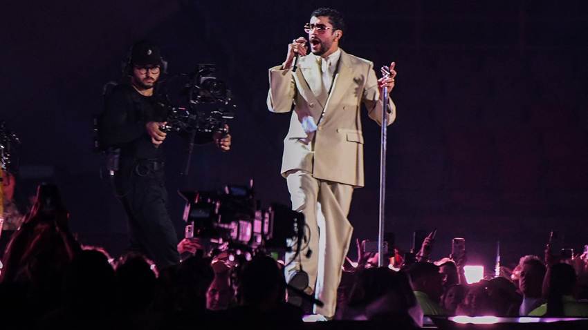 Bad Bunny se conmueve al descubrir que fans mexicanos viajaron hasta Australia para ver su show