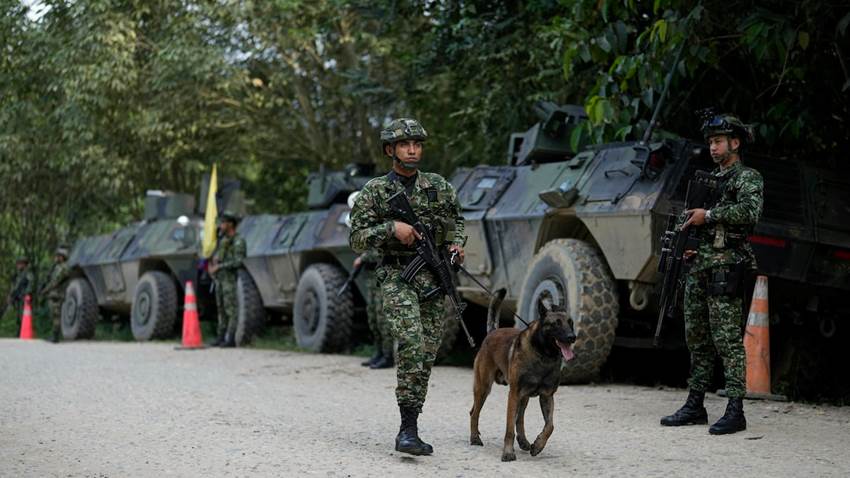 Petro redobla la militarización del lado colombiano de la frontera con Venezuela