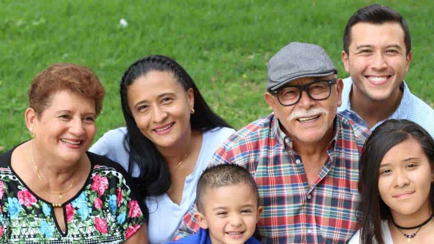 Gobierno de Biden: Los inmigrantes indocumentados también deben ser vacunados contra el coronavirus