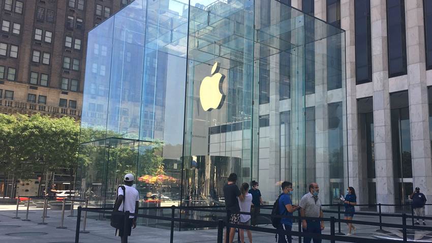 Apple flexibiliza reglas de pago en su tienda de aplicaciones