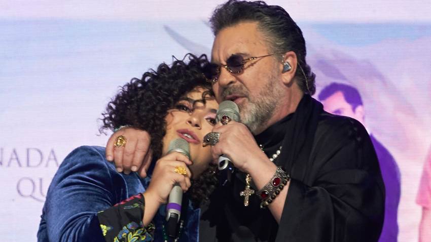 Lucerito y su padre, Manuel Mijares, protagonizan un emotivo momento en el escenario: ‘¡Mi nena hermosa!’