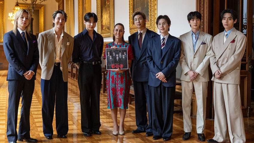 BTS llega a Palacio Nacional y junto a la presidenta, Claudia Sheinbaum, envían mensaje a su Army en español