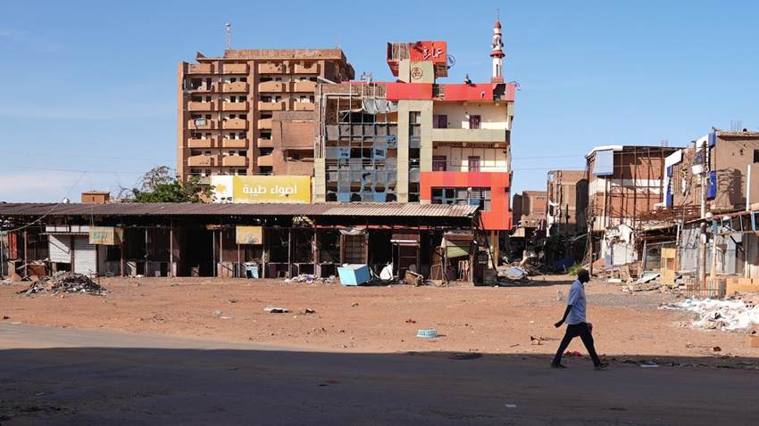 El amargo regreso de los desplazados de la guerra a Jartum, una ciudad devastada y saqueada