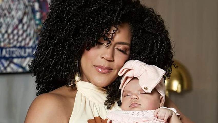 Francisca enternece las redes con las primeras palabras de su hija Raffaella