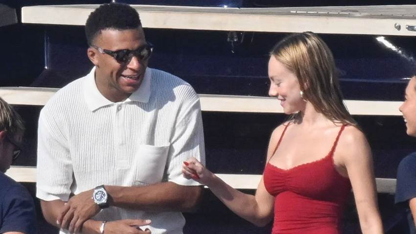 Kylian Mbappé comparte por primera vez una foto de Ester Expósito y da un paso más en su relación