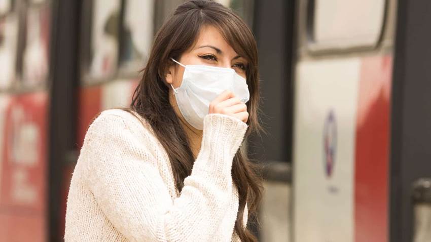 Respirar durante dos horas aire contaminado elevaría el riesgo cardíaco