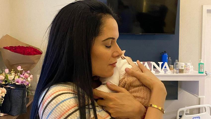 América Guinart, mamá de Camila Fernández, fascinada en su faceta de abuelita amorosa