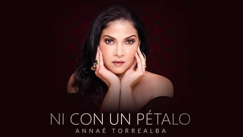 Annaé Torrealba lidera campaña contra la violencia de género #NiConUnPétalo