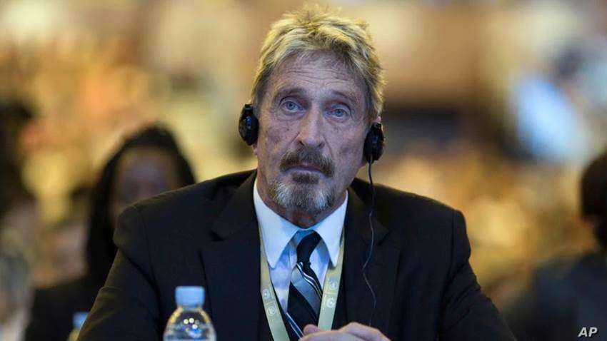 Encuentran muerto en prisión a John McAfee, creador de software antivirus