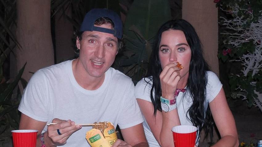 ¡Derraman miel! Katy Perry y Justin Trudeau se dejan ver enamorados en Coachella 2026
