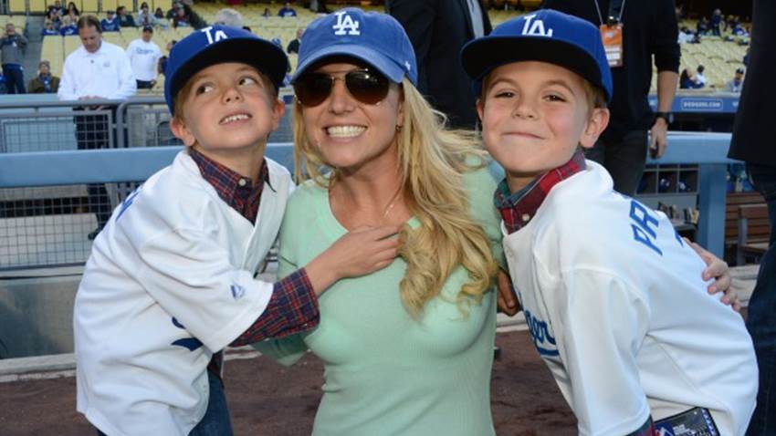 Britney Spears posa junto a sus hijos y ya no son unos niños