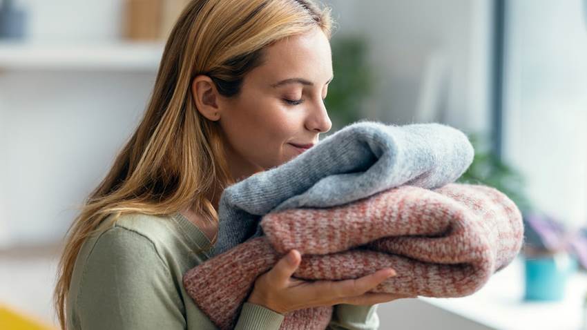 ¿Cómo se consigue el olor a limpio?: así funciona la industria que crea el adictivo olor de los detergentes