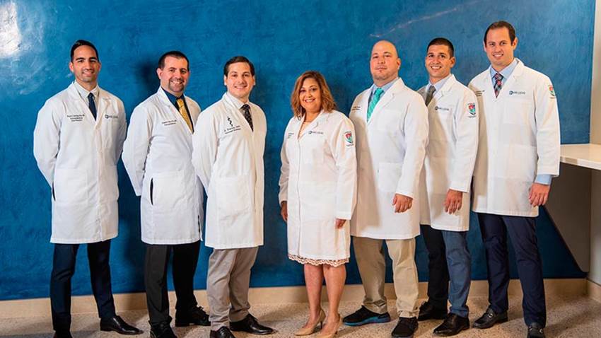 Centro Médico Episcopal San Lucas concede grados a 43 nuevos médicos especialistas y subespecialistas