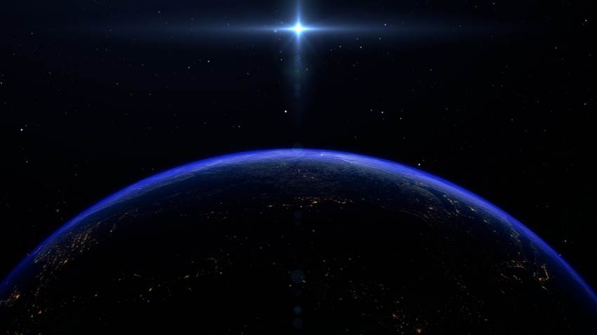 Astronauta compartió un video del espacio y se ven unas extrañas luces cerca de la Tierra