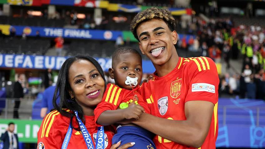 Todas las veces que Kenye, el hermanito de Lamine Yamal, se robó nuestros corazones