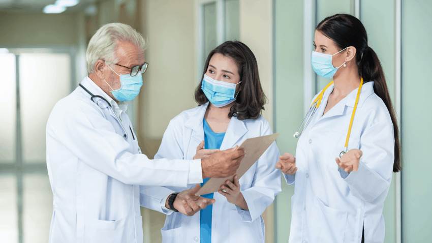 Siete de cada diez estadounidenses confían plenamente en los médicos, farmacéuticos y enfermeros