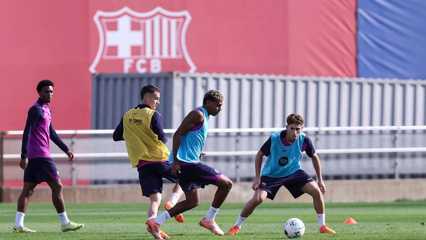 FC Barcelona - Elche en directo | El Barça, obligado a ganar al Elche tras el triunfo blanco