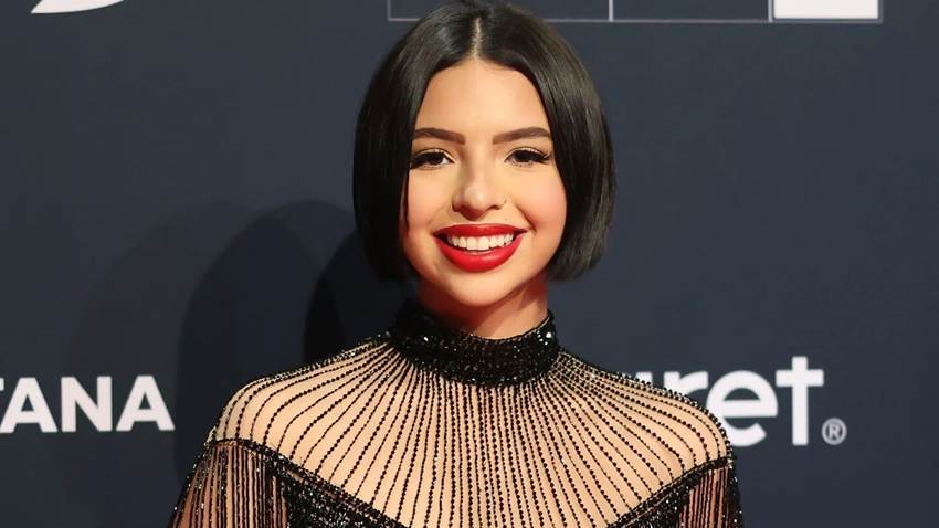 Ángela Aguilar cambia de look: regresa a la melena larga, ahora como una guapa castaña