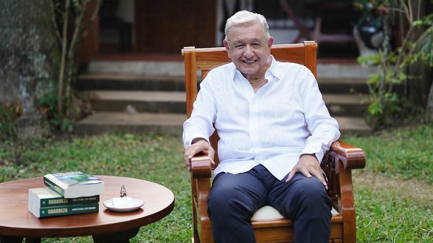 López Obrador reaparece con su nuevo libro: “Me gustaría que lo leyeran los españoles”