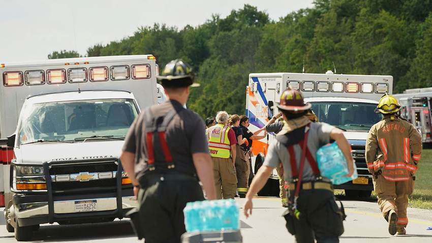 Múltiples muertos y medio centenar de heridos en un accidente de un bus turístico en el norte del Estado de Nueva York