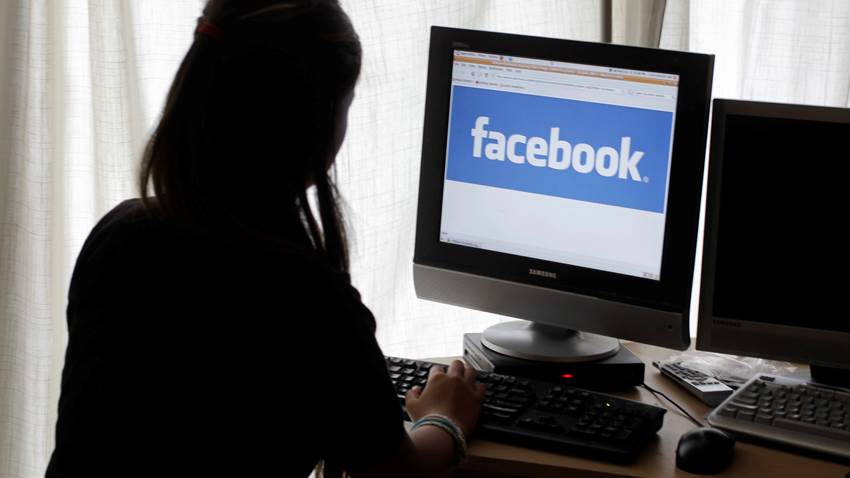 Facebook elimina cuentas rusas que buscaban promover propaganda antivacuna