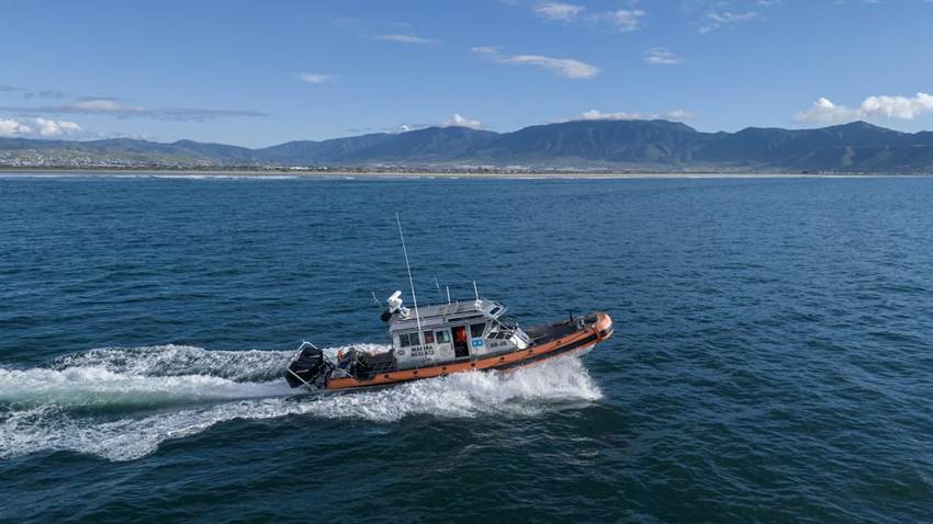 28 niños y adolescentes rescatados de un barco que se dirigía al norte de Sinaloa