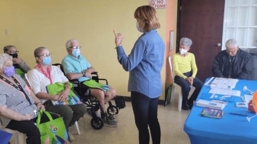 Continúan las jornadas de educación y vacunación contra el COVID-19 del Departamento de Salud