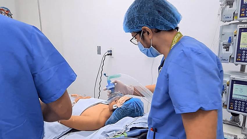 Realizan lavado pulmonar total a paciente colombiana de 24 años con proteinosis alveolar idiopática