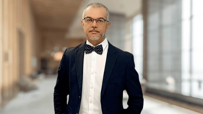 Rector del Recinto de Ciencias Médicas publicó libros sobre inteligencia artificial