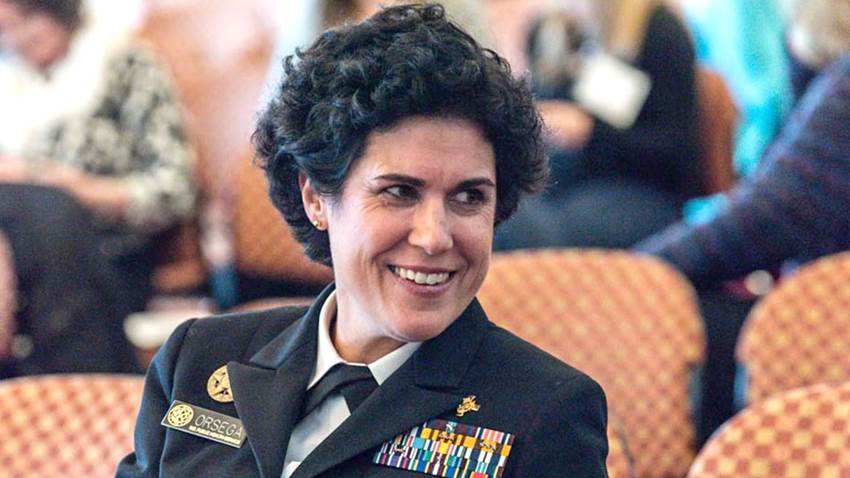 Administración de Biden nombrará como cirujana general interina a una enfermera