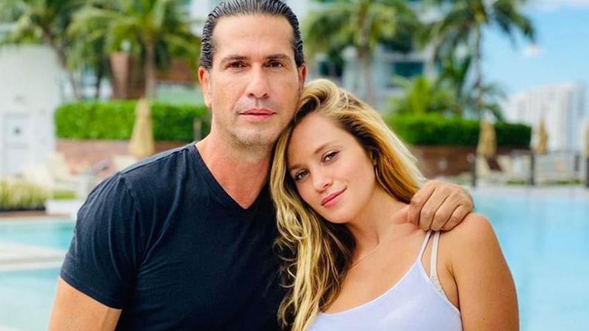 Gregorio Pernía, cobijado con el cariño de su familia tras su salida de ‘La Casa de los Famosos’