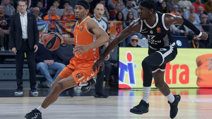 El Valencia Basket se pone líder de la Euroliga y el Mónaco castiga al Barcelona