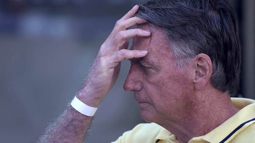 El juez ordena a la policía reforzar la vigilancia a Bolsonaro para evitar una fuga