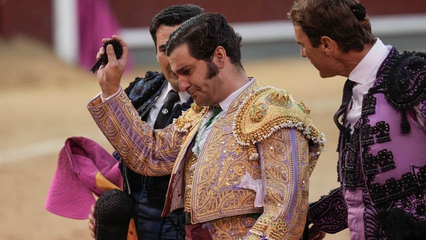 Morante de la Puebla dice adiós al toreo por la Puerta Grande