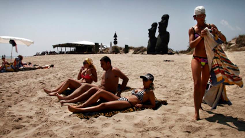 Reabren las cuatro playas de Oliva cerradas este martes por contaminación fecal