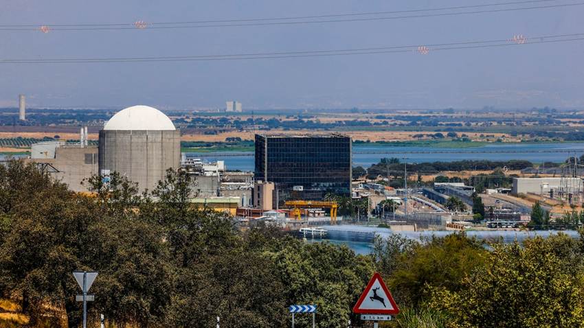 Las dueñas de Almaraz acuerdan pedir formalmente la prórroga de la central nuclear hasta junio de 2030
