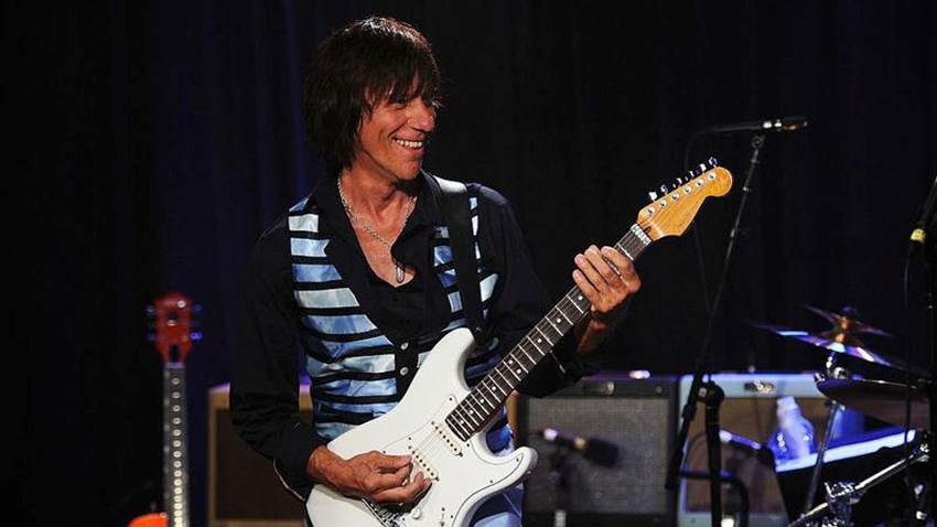 Fallece Jeff Beck, uno de los mejores guitarristas del mundo, a los 78 años