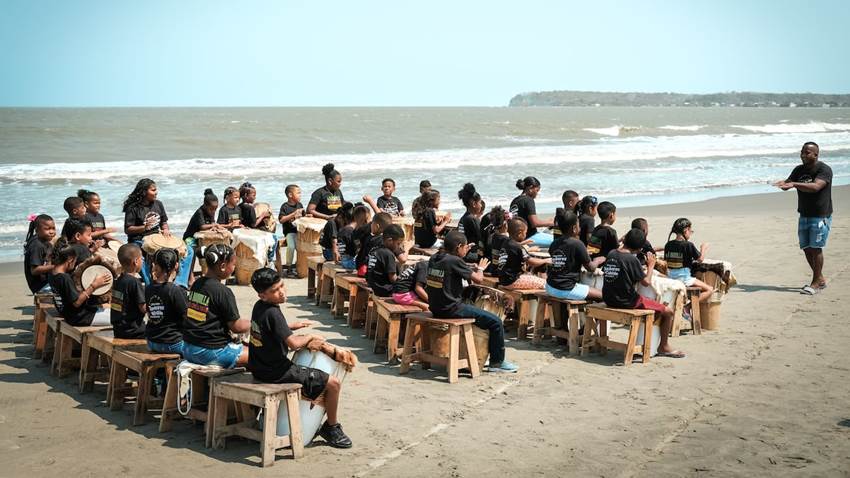 Juventud, lengua y cultura: la voz unida que el mundo hispano necesita