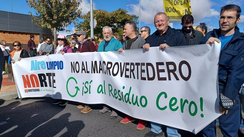 Manifestación multitudinaria en Colmenar Viejo contra una planta de biogás