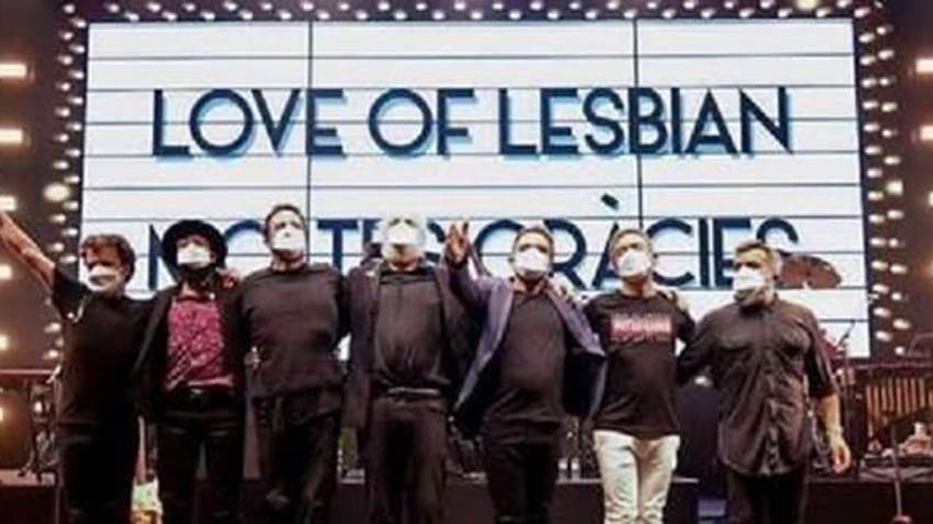 Love of Lesbian hace historia y ofrece concierto para 5.000 personas