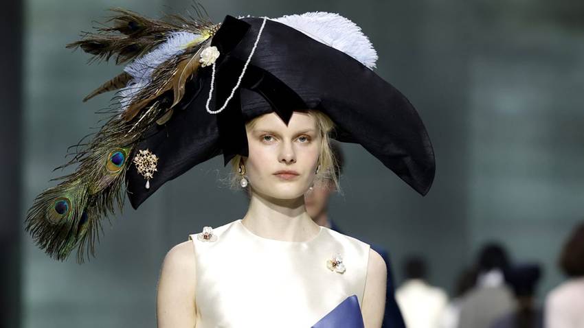 Armaduras, transparencias y romanticismo: todo lo que vimos en 080 Barcelona Fashion