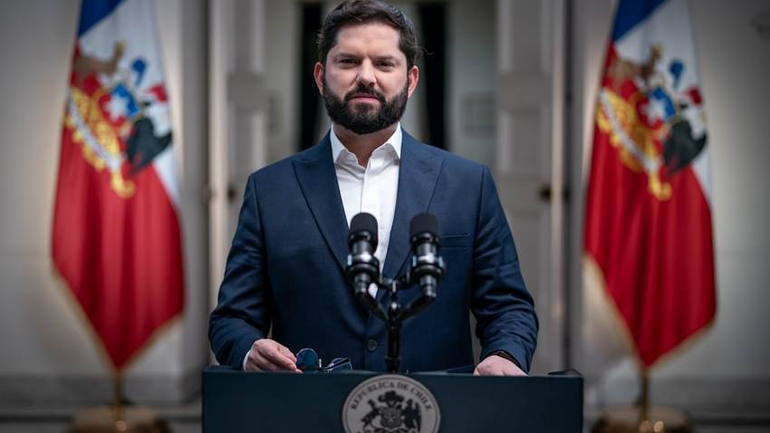 Boric inicia una gira a Roma marcada por la visita al papa León XIV
